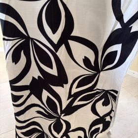 Nagy virágos selymes hatású vászon anyag